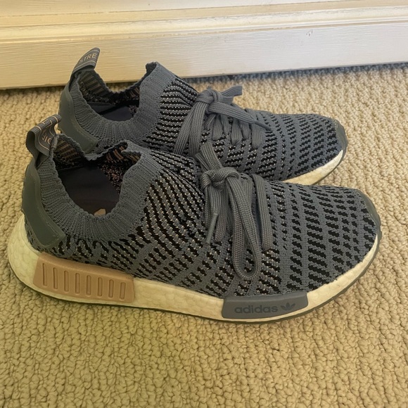 Adidas NMD R1 STLT Athletic Lace Up Training Shoe Women’s Size 8 CQ2029 Blue - Picture 1 of 3